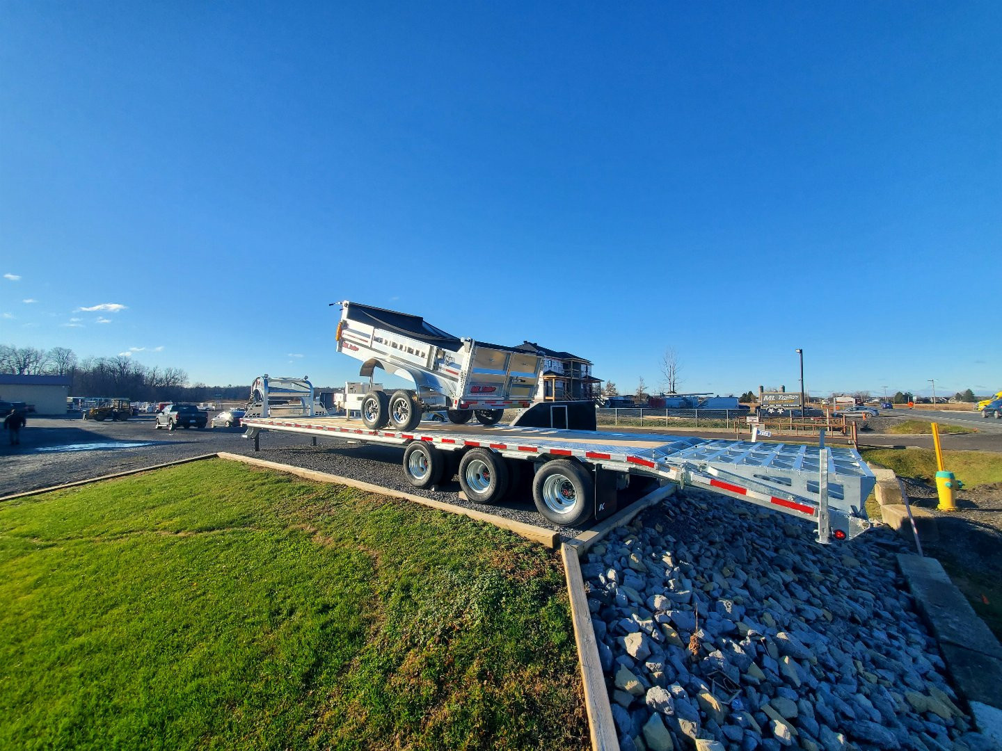 New 2025 K-TRAIL 35 + 5 30K Gooseneck Equipment Trailer