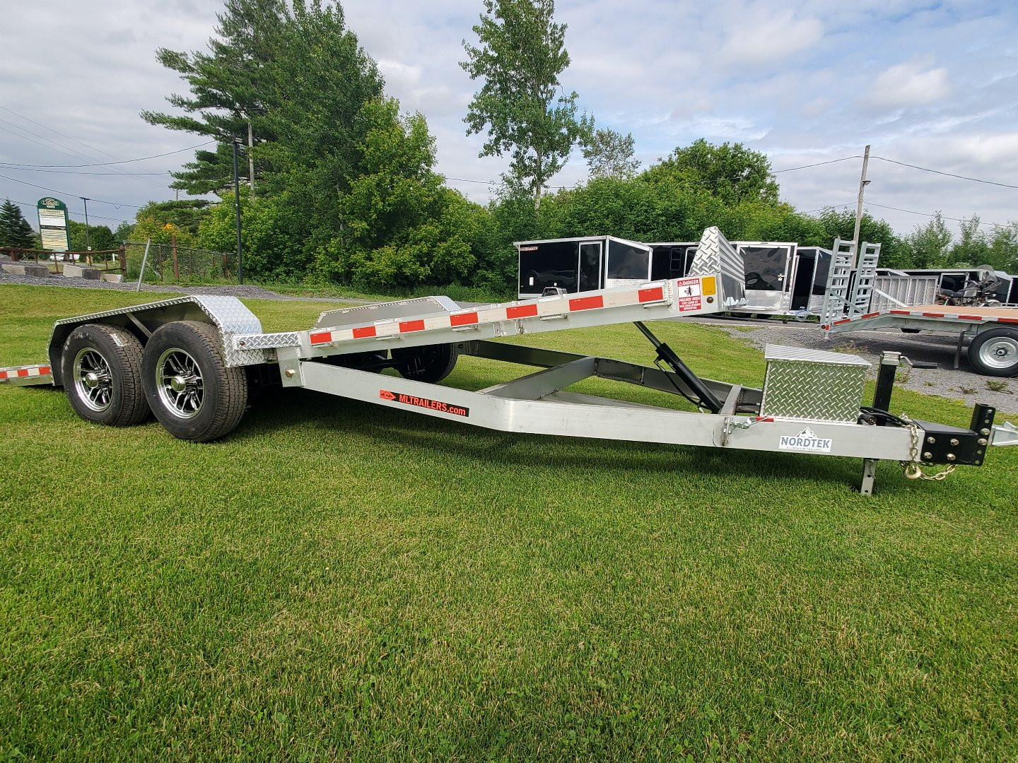 New 2025 NORDTEK 20' Aluminum Tilt Trailer