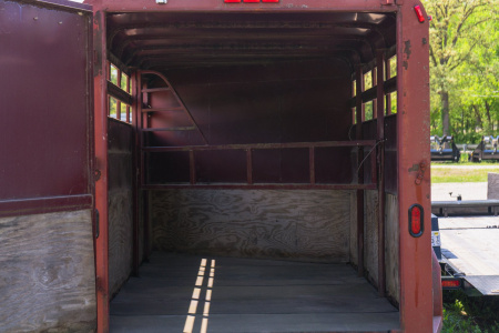 Used 1994 Featherlite Trailers 2 Horse slant Gooseneck Stock / Stock Combo Trailer