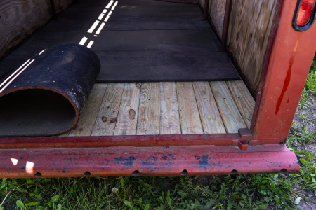 Used 1994 Featherlite Trailers 2 Horse slant Gooseneck Stock / Stock Combo Trailer