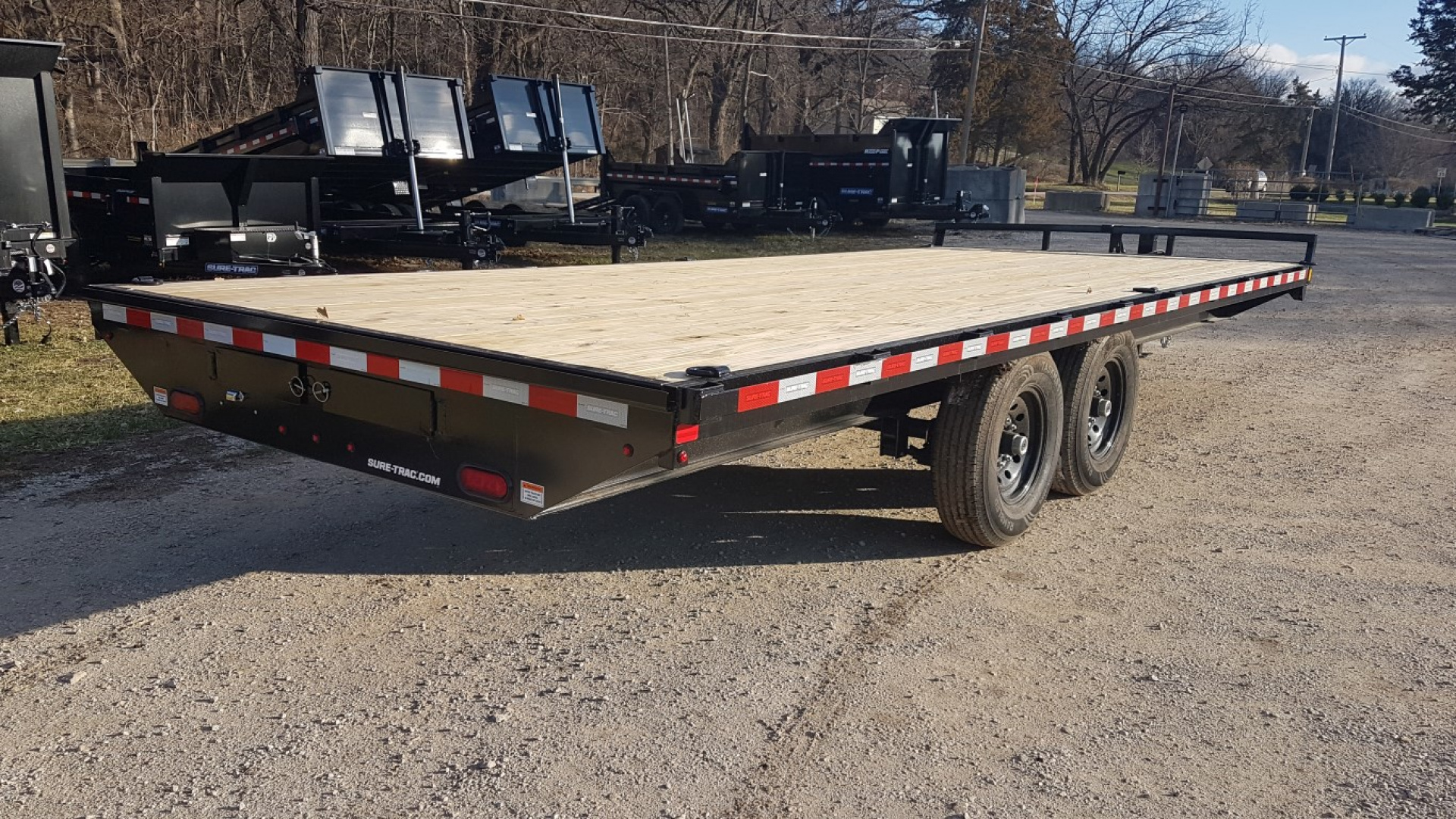 New 2025 Sure-Trac 8.5x20 Deckover Flatbed Trailer w/Ramps 15K