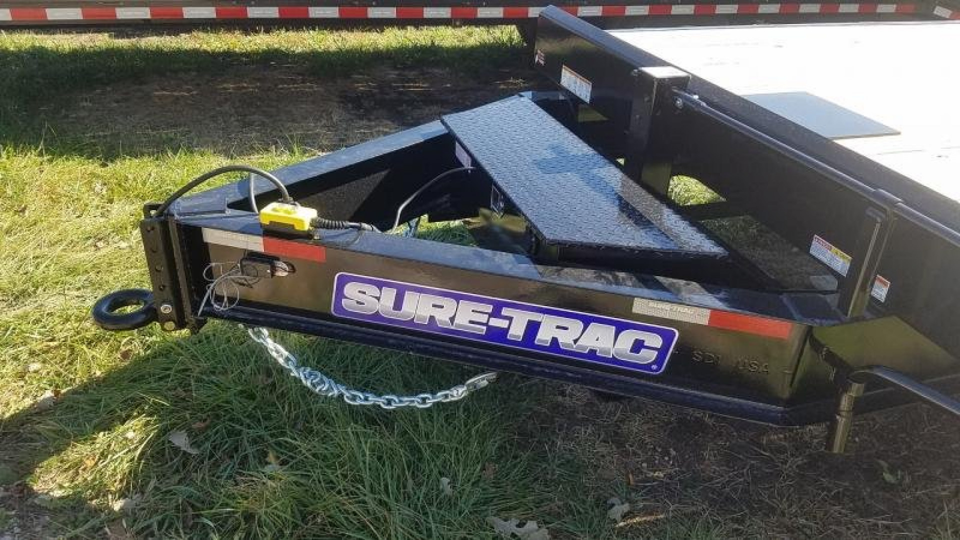 New 2023 Sure Trac 8 5x22 Power Tilt Equipment Deckover Trailer 15k