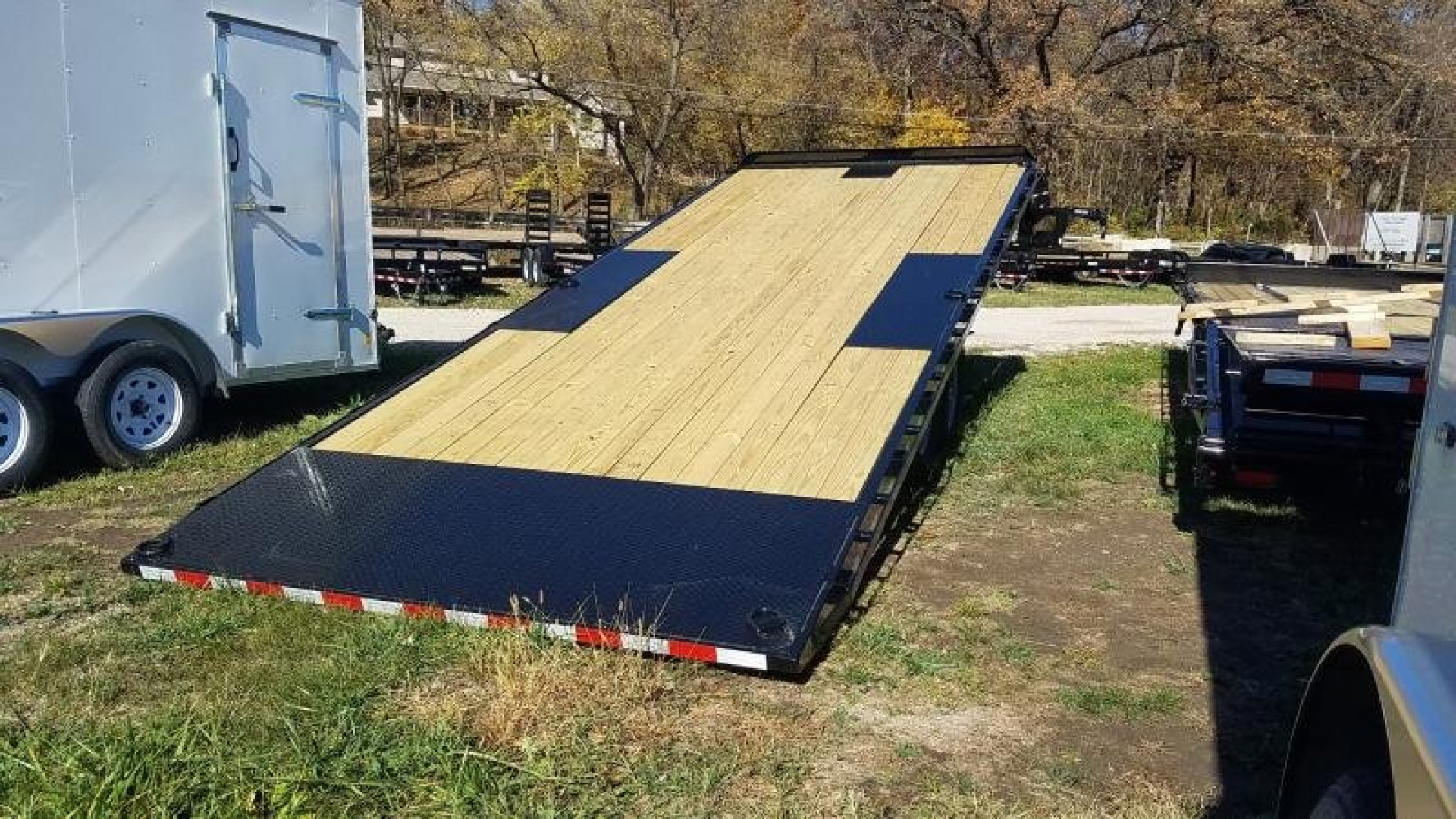 New 2023 Sure Trac 8 5x22 Power Tilt Equipment Deckover Trailer 15k