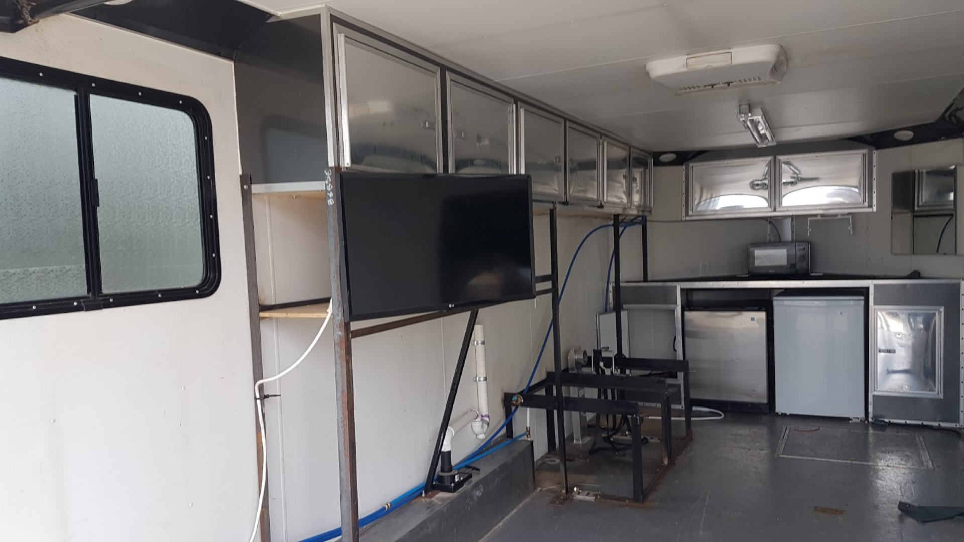 Used 2019 R&R 8.5 x 18 VDCP Aluminum Enclosed Toy Hauler Cargo Trailer