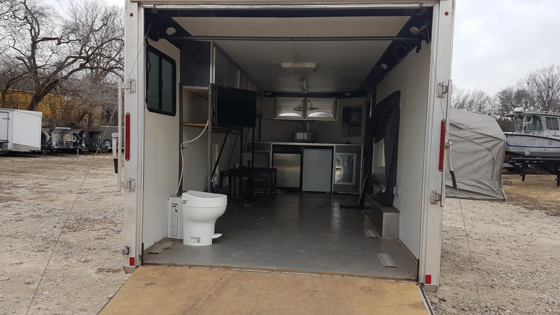 Used 2019 R&R 8.5 x 18 VDCP Aluminum Enclosed Toy Hauler Cargo Trailer