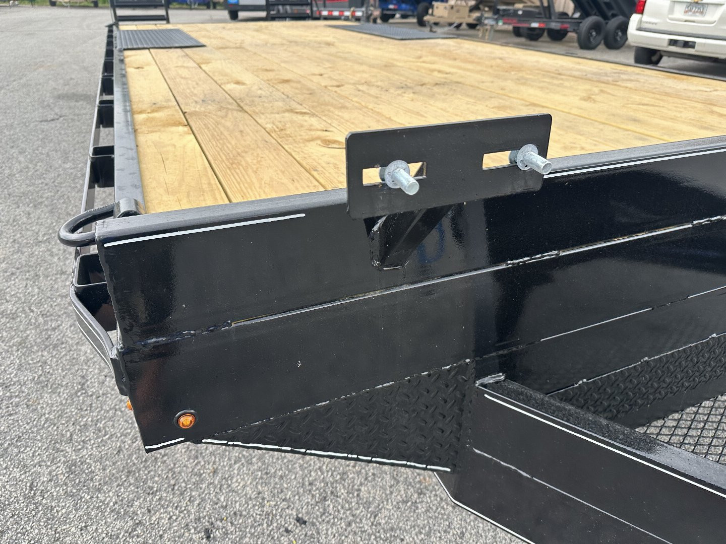 New 2025 8.5X22 14K DECKOVER EQUIPMENT HAULER WITH MESH CHAIN BOX AND RUB RAIL