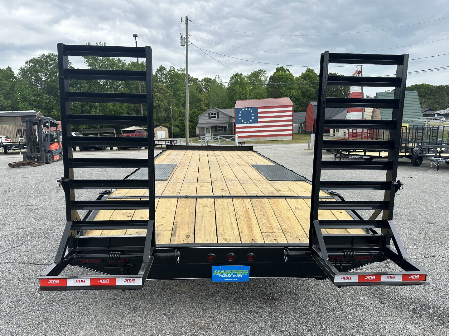 New 2025 8.5X22 14K DECKOVER EQUIPMENT HAULER WITH MESH CHAIN BOX AND RUB RAIL