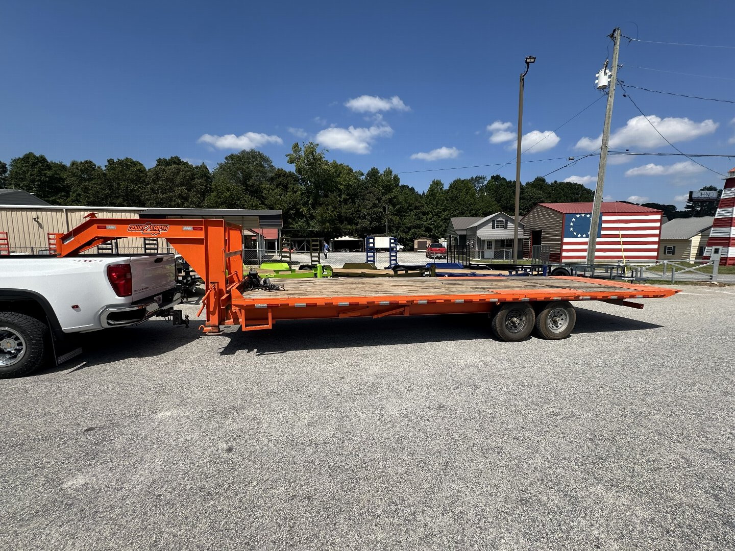 Used USED 2023 DOWN TO EARTH 26' GOOSENECK TILT EQUIPMENT HAULER ($950 DOWN ON RTO CONTRACT)