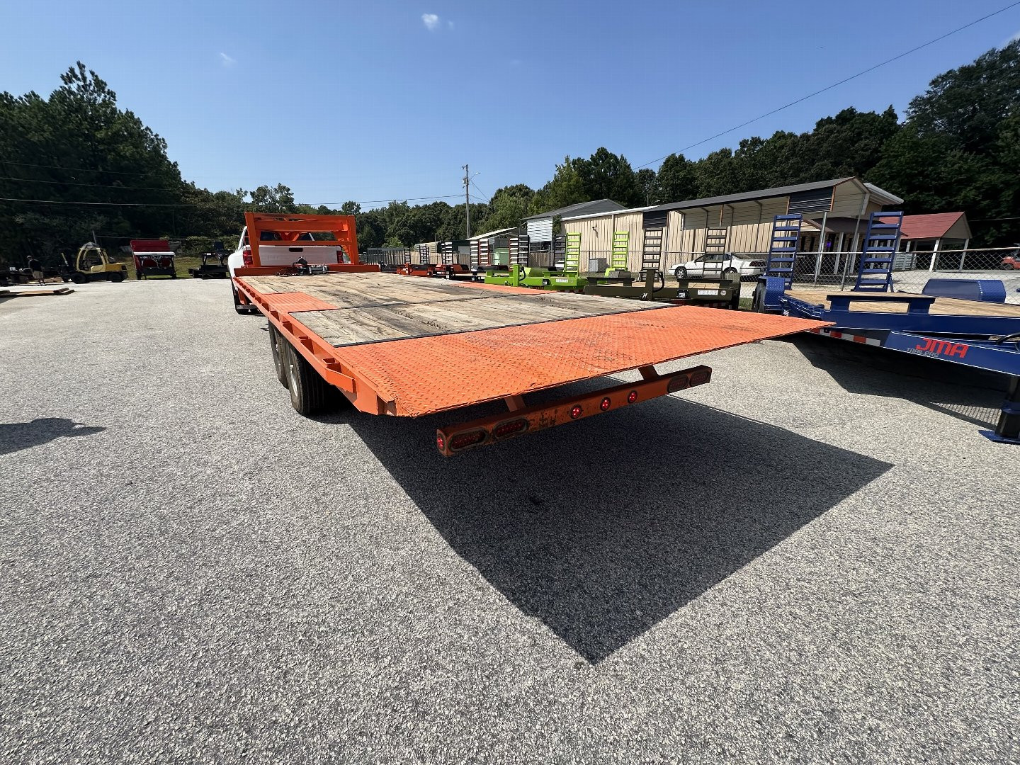 Used USED 2023 DOWN TO EARTH 26' GOOSENECK TILT EQUIPMENT HAULER ($950 DOWN ON RTO CONTRACT)