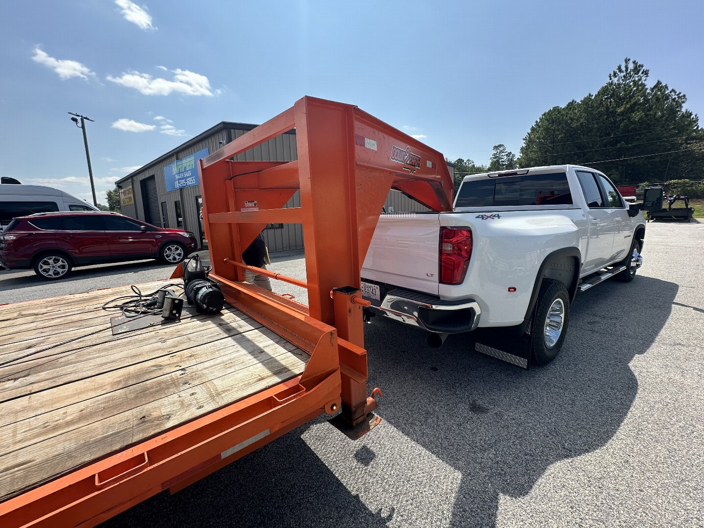 Used USED 2023 DOWN TO EARTH 26' GOOSENECK TILT EQUIPMENT HAULER ($950 DOWN ON RTO CONTRACT)