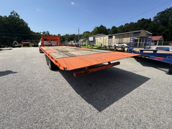 Used USED 2023 DOWN TO EARTH 26' GOOSENECK TILT EQUIPMENT HAULER ($950 DOWN ON RTO CONTRACT)