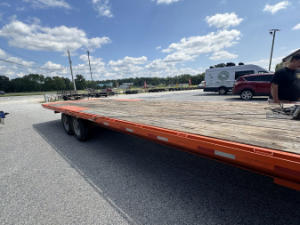 Used USED 2023 DOWN TO EARTH 26' GOOSENECK TILT EQUIPMENT HAULER ($950 DOWN ON RTO CONTRACT)