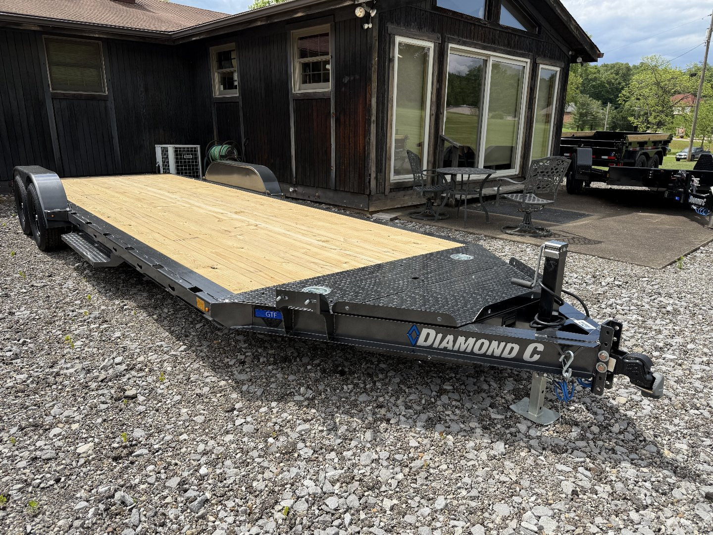 New 2025 Diamond C Trailers GTF 235 22X83 Car Hauler