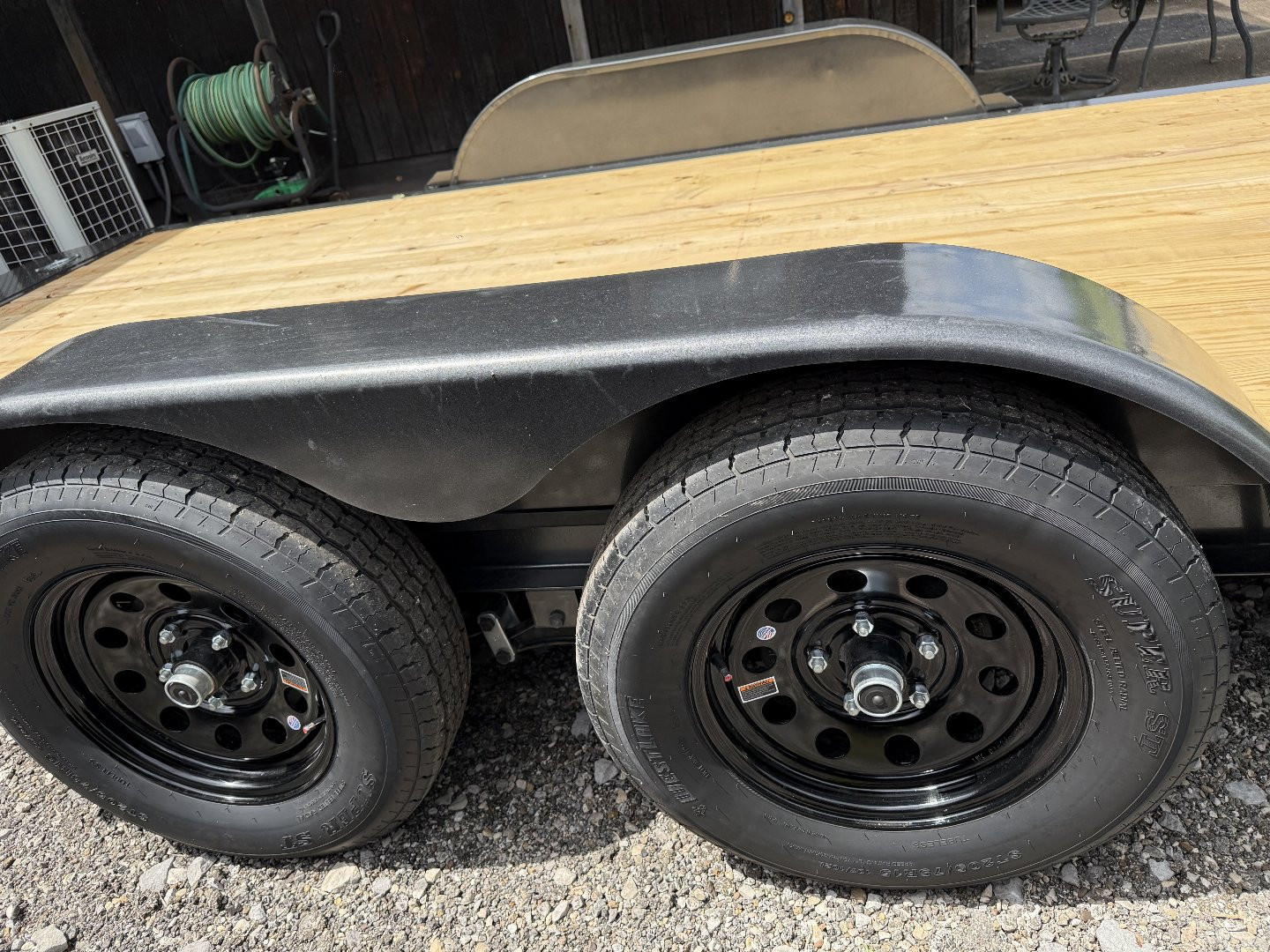 New 2025 Diamond C Trailers GTF 235 22X83 Car Hauler