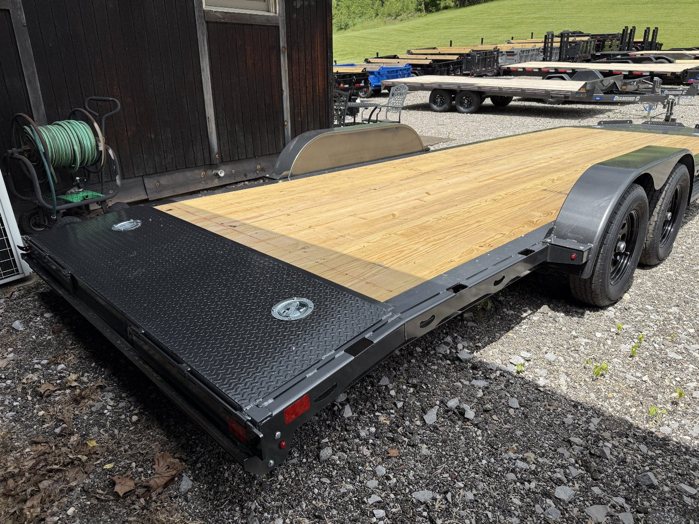 New 2025 Diamond C Trailers GTF 235 22X83 Car Hauler