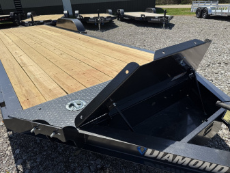 New 2025 Diamond C Trailers GTF 206 22X83 Car Hauler