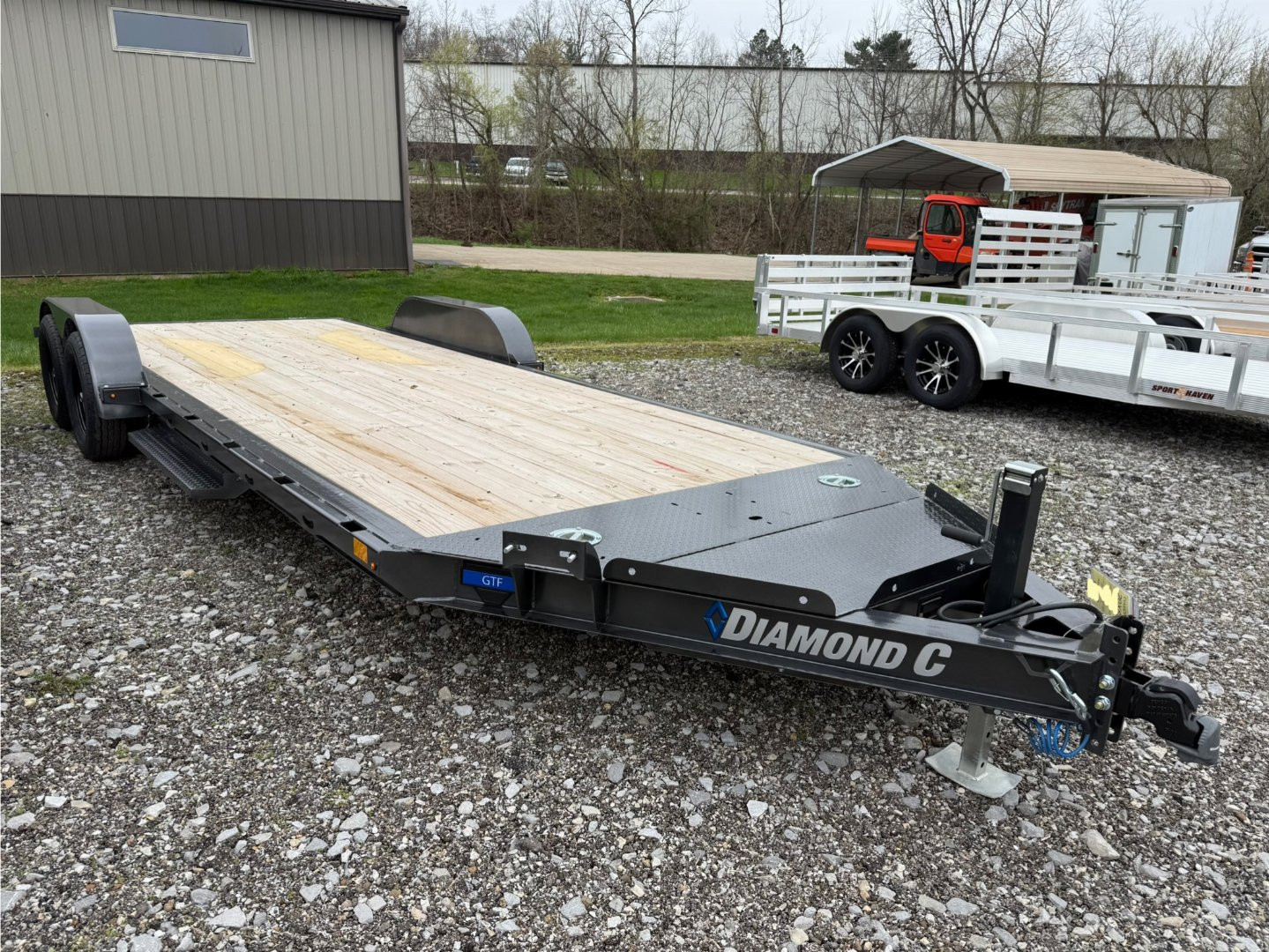 New 2025 Diamond C Trailers GTF 235 20X83 Car Hauler