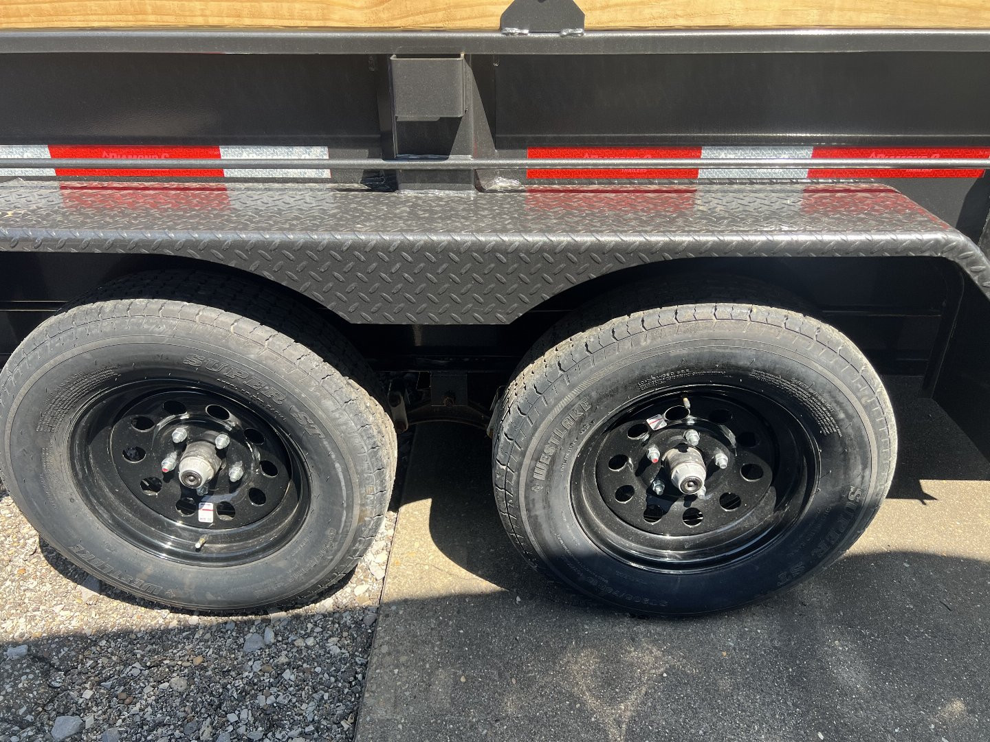 New 2024 Diamond C Trailers GDT235 10X60 Dump Trailer