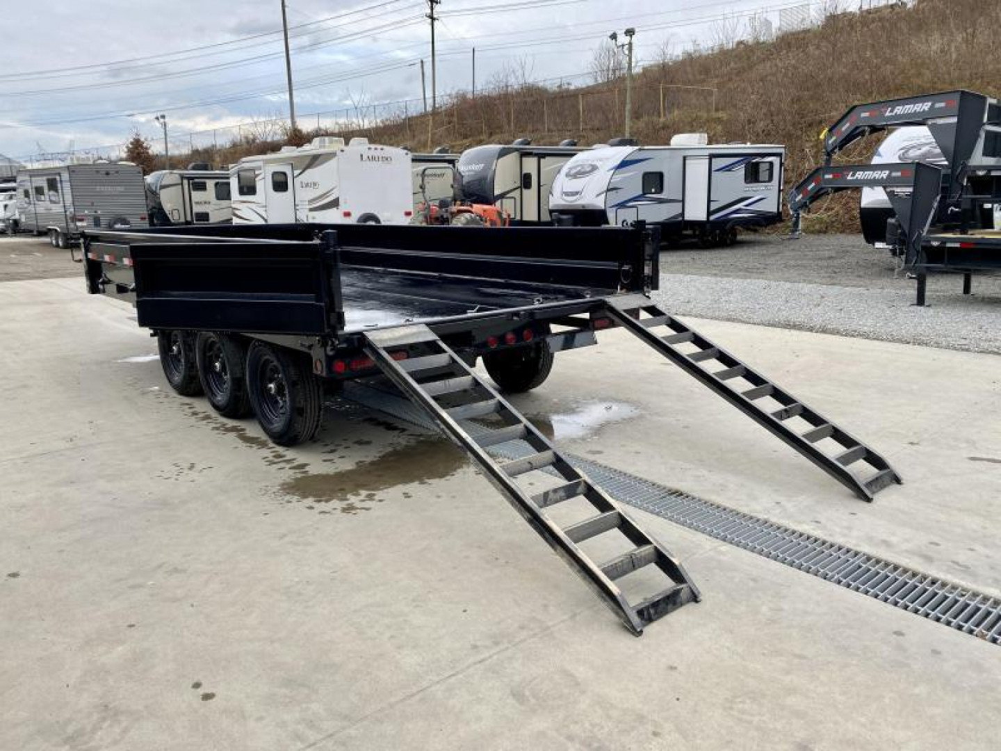 New 2025 Ironbull 8x16' Deckover Dump Trailer 21000# GVW * TRIPLE AXLE * TARP KIT * 10" I-BEAM FRAME * BED RUNNERS * 12K JACK * FOLD DOWN SIDES * OVERSIZE 5x20 SCISSOR * INTGRATED KEYWAY/10GA WALLS * IRONCLAD WARRANTY