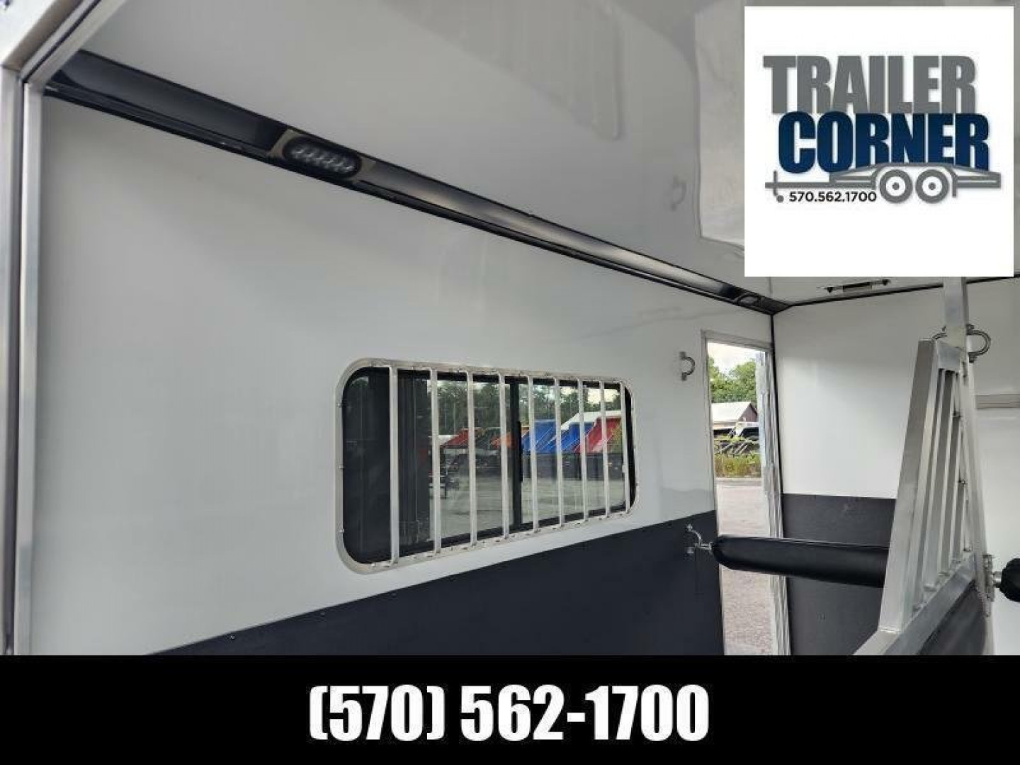 New 2024 Frontier Trailers AMBASSADOR - 2H STRAIGHT LOAD Horse Trailer