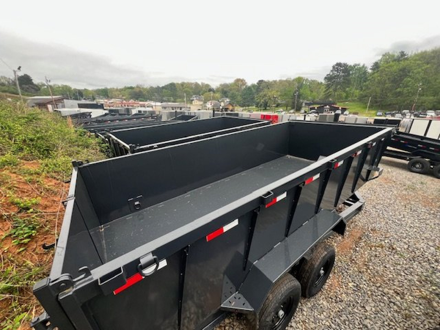 New Hillcrest Dump 7x14 14K 40" W/ Hyd Jack & HD Tube Ramps