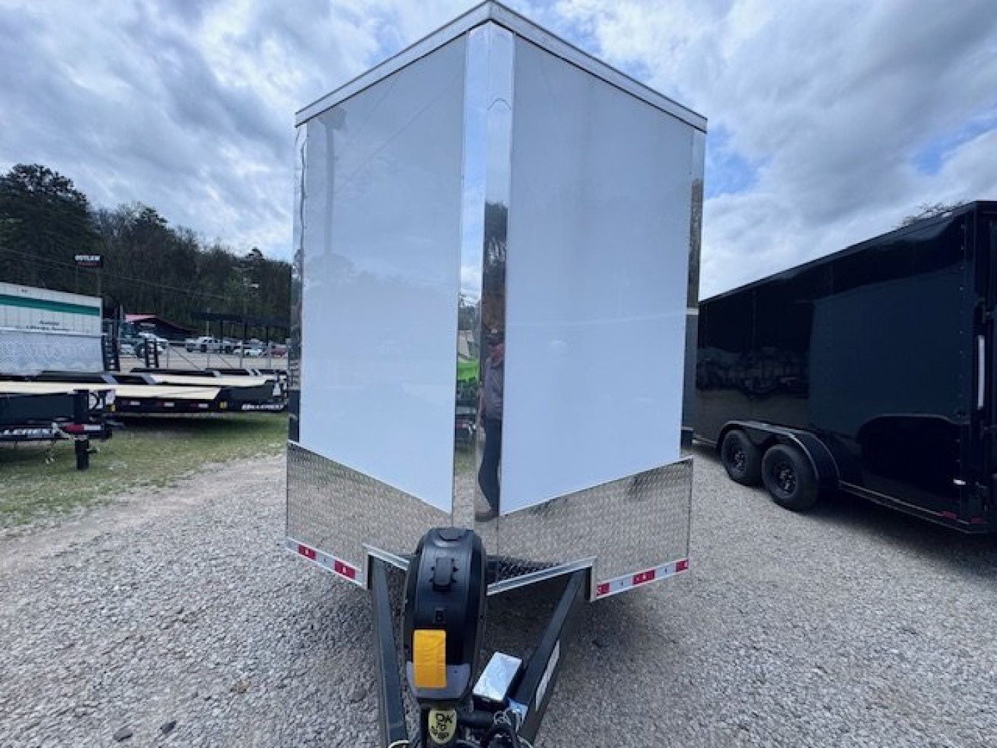 2026 Outlaw photo 2