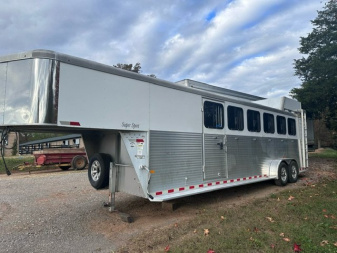 Used 2017 Sundowner Trailers 6 horse Super sport Other