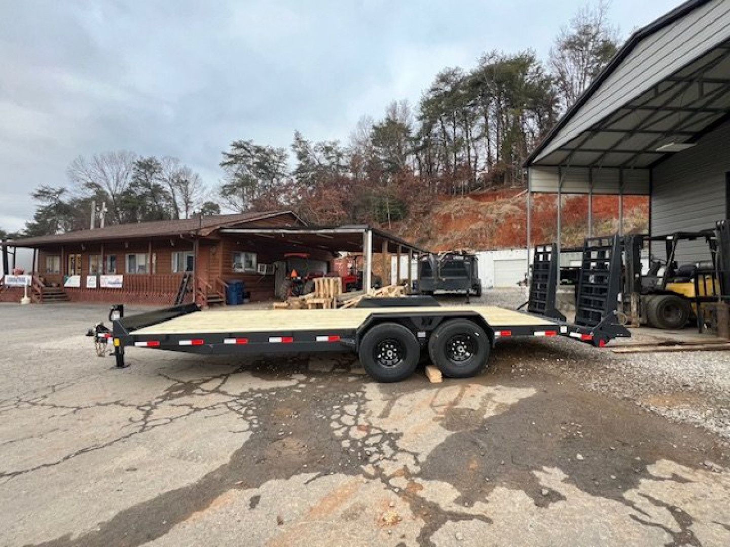 New 2025 Hillcrest Trailers 20+2 16K Equipment Trailer