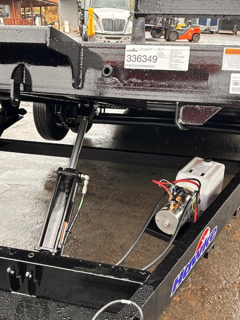 New 2025 Hawke Trailers 20' Full Hydraulic Tilt 10K