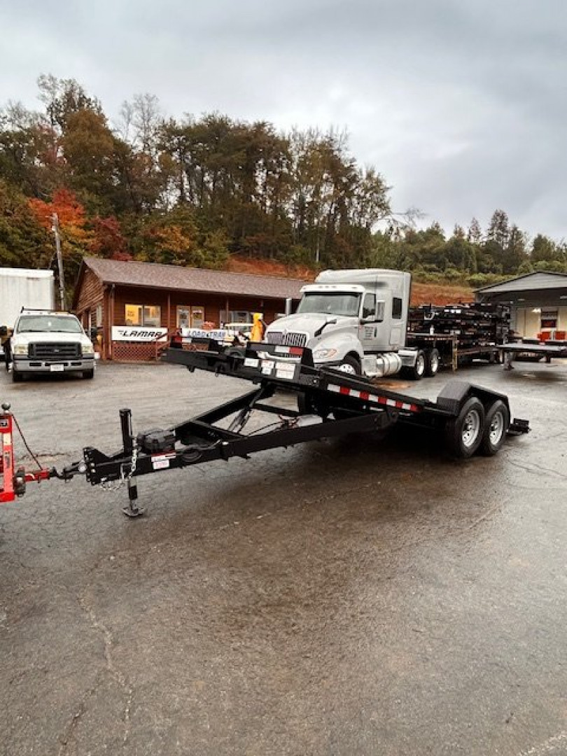 New 2025 Hawke 20' 12K Full Hydraulic Tilt