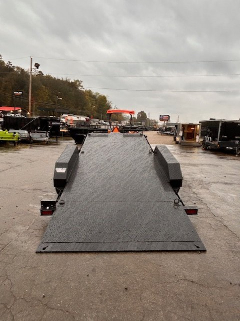 New 2025 Hawke 20' 12K Full Hydraulic Tilt