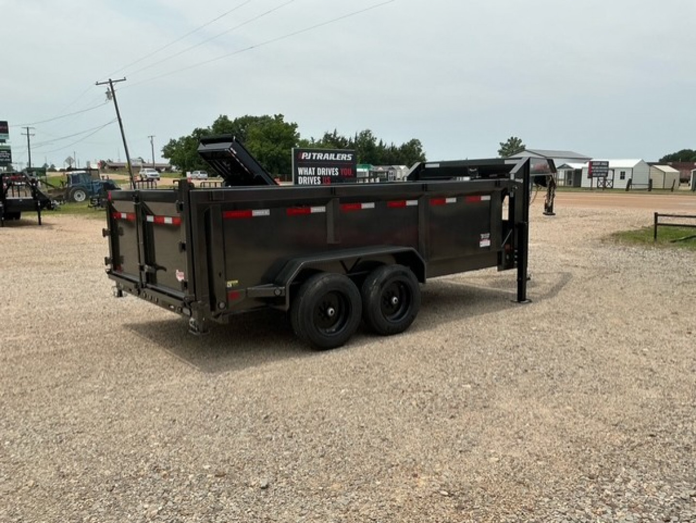 New 2026 MAXX-D 83”x14’ Gooseneck Dump w/ 36” Sides – DJX
