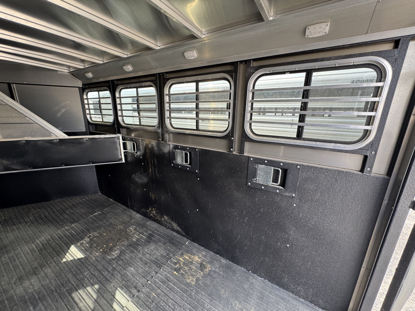 Used 2024 Logan Coach 4H GN BULLSEYE Horse Trailer