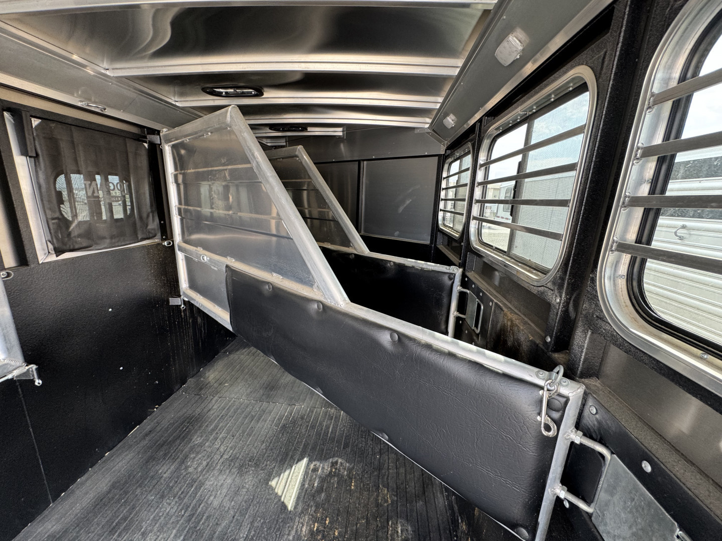 Used 2024 Logan Coach 4H GN BULLSEYE Horse Trailer