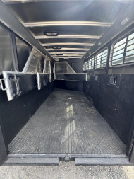 Used 2024 Logan Coach 4H GN BULLSEYE Horse Trailer