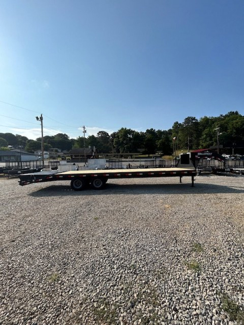 New 2025 Hillcrest Trailers 25+5 24.9K Gooseneck Equipment Trailer