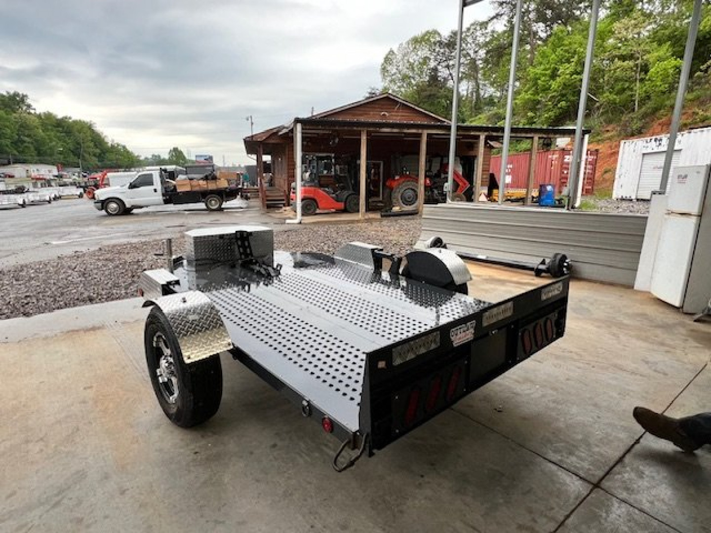 New 2024 OUTLAW TRAILERS 9' Hillcrest Hyd. Drop Deck Motorcycle Trailer Utility Trailer