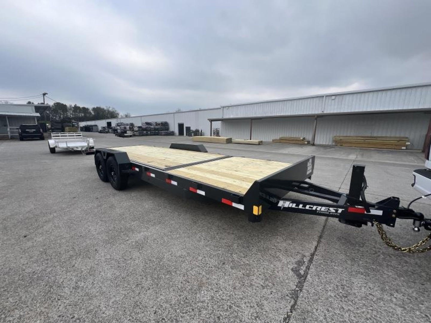 New 2025 HillCrest Equipment Tilt 16+6 14K