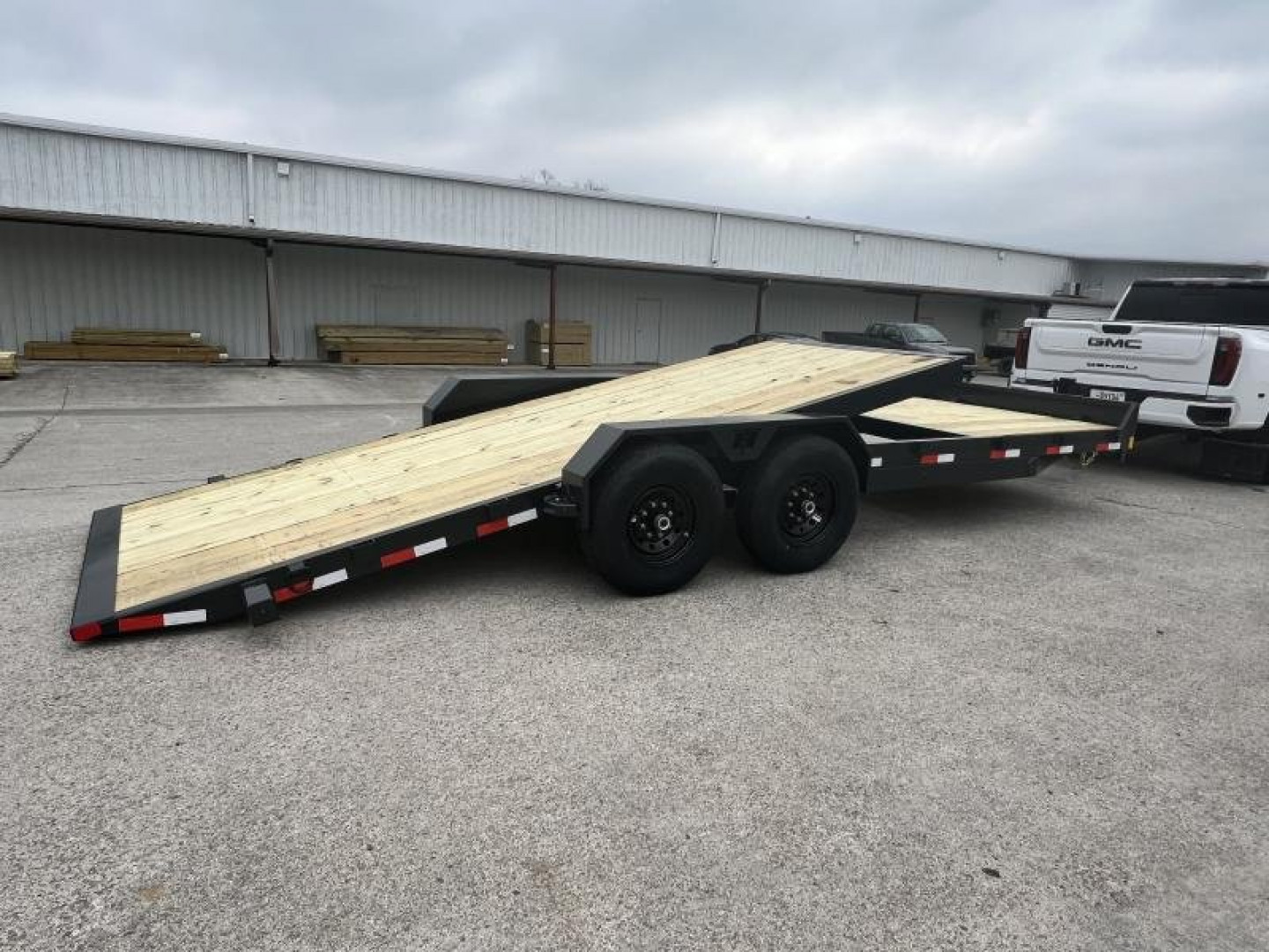 New 2025 HillCrest Equipment Tilt 16+6 14K