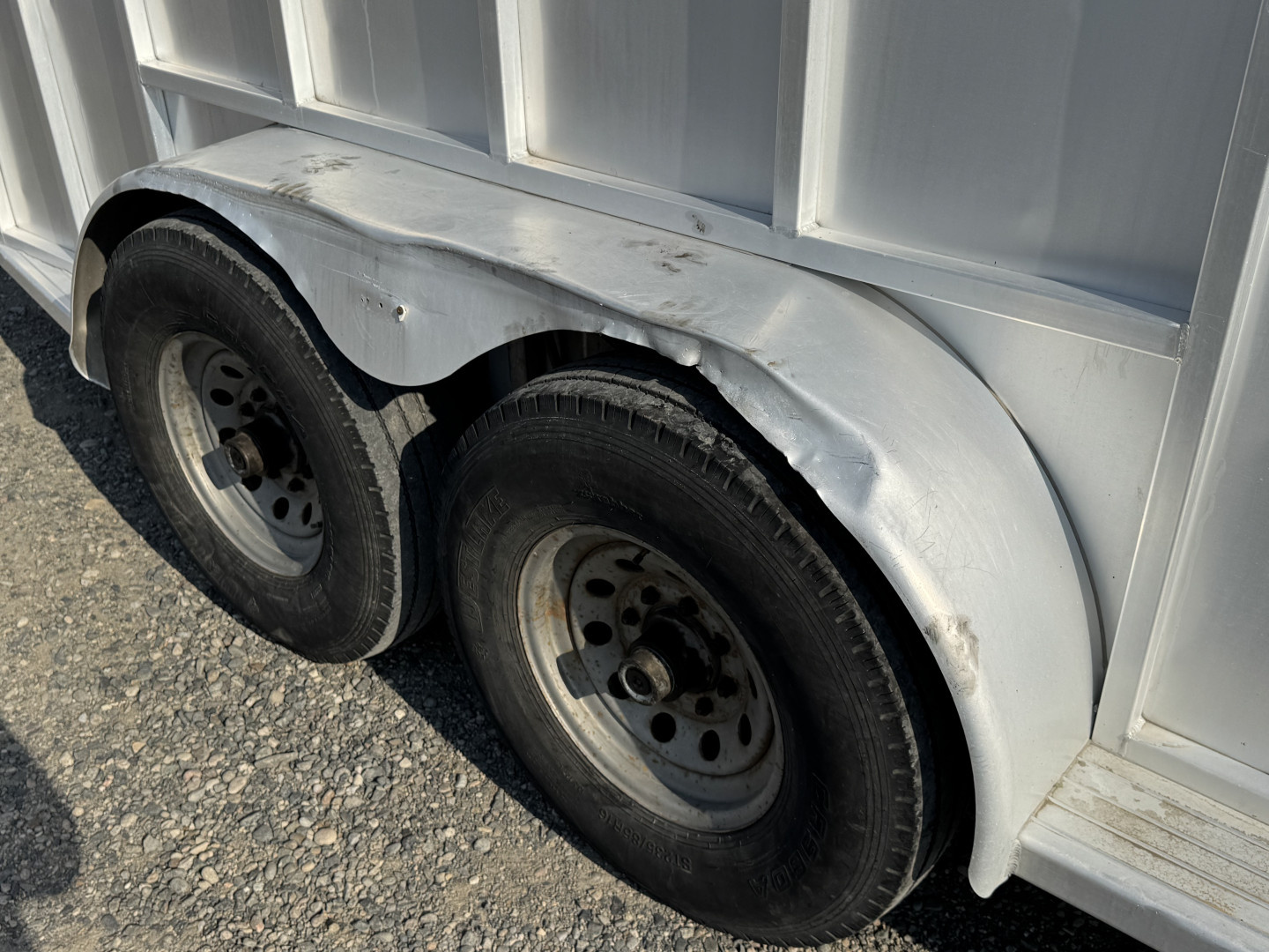 Used 2005 Classic 3H GN Horse Trailer