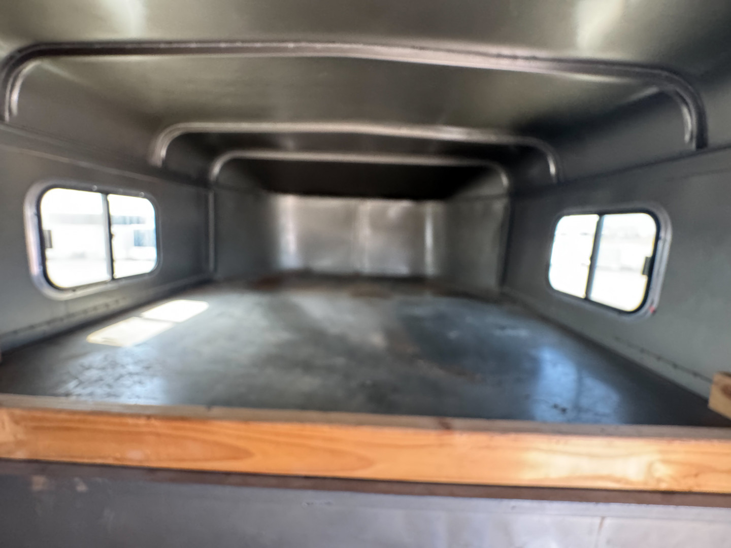 Used 2006 Ponderosa 4H GN Horse Trailer
