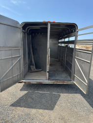 Used 2006 Ponderosa 4H GN Horse Trailer
