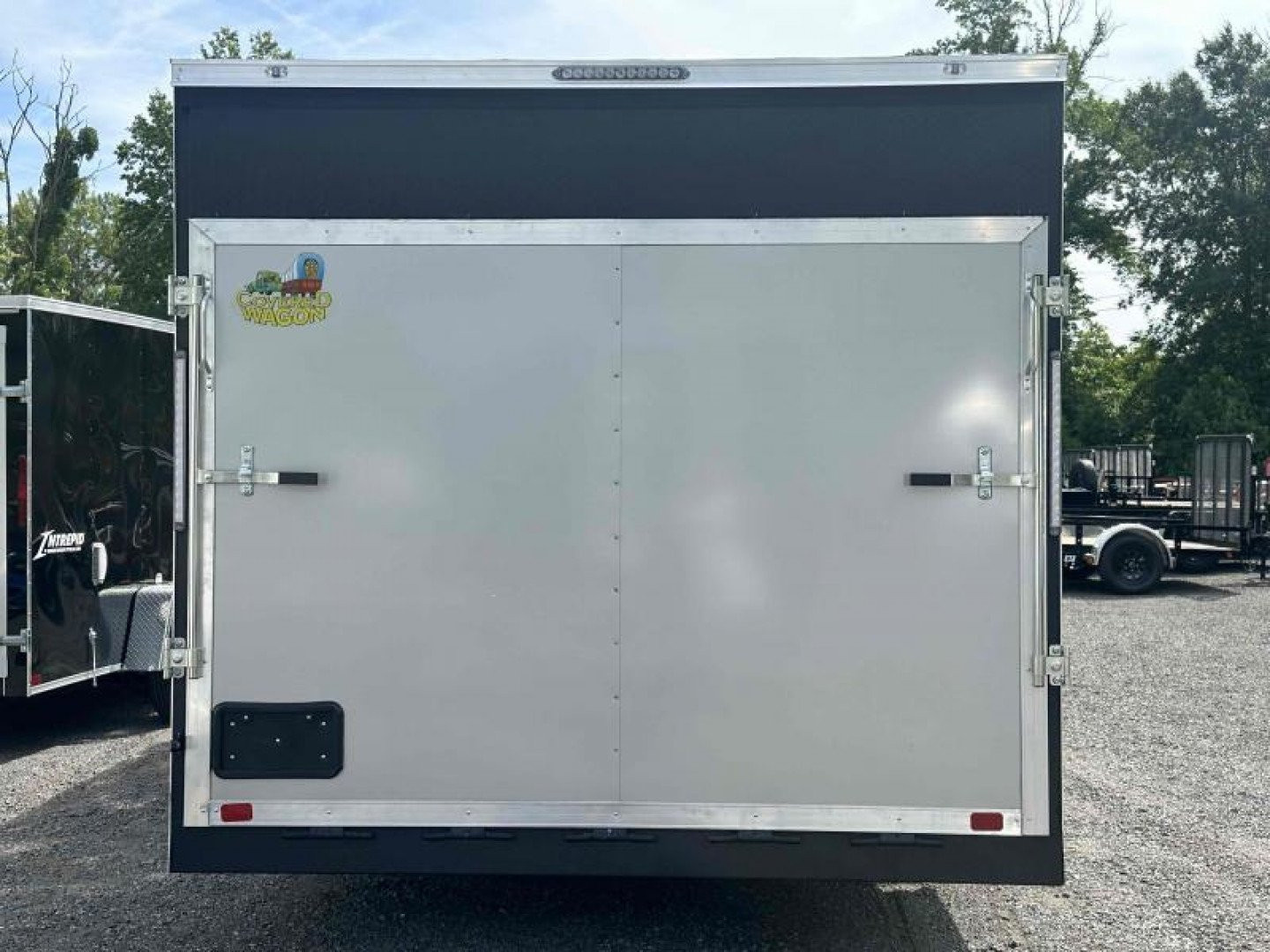 2024 COVERED WAGON photo 3