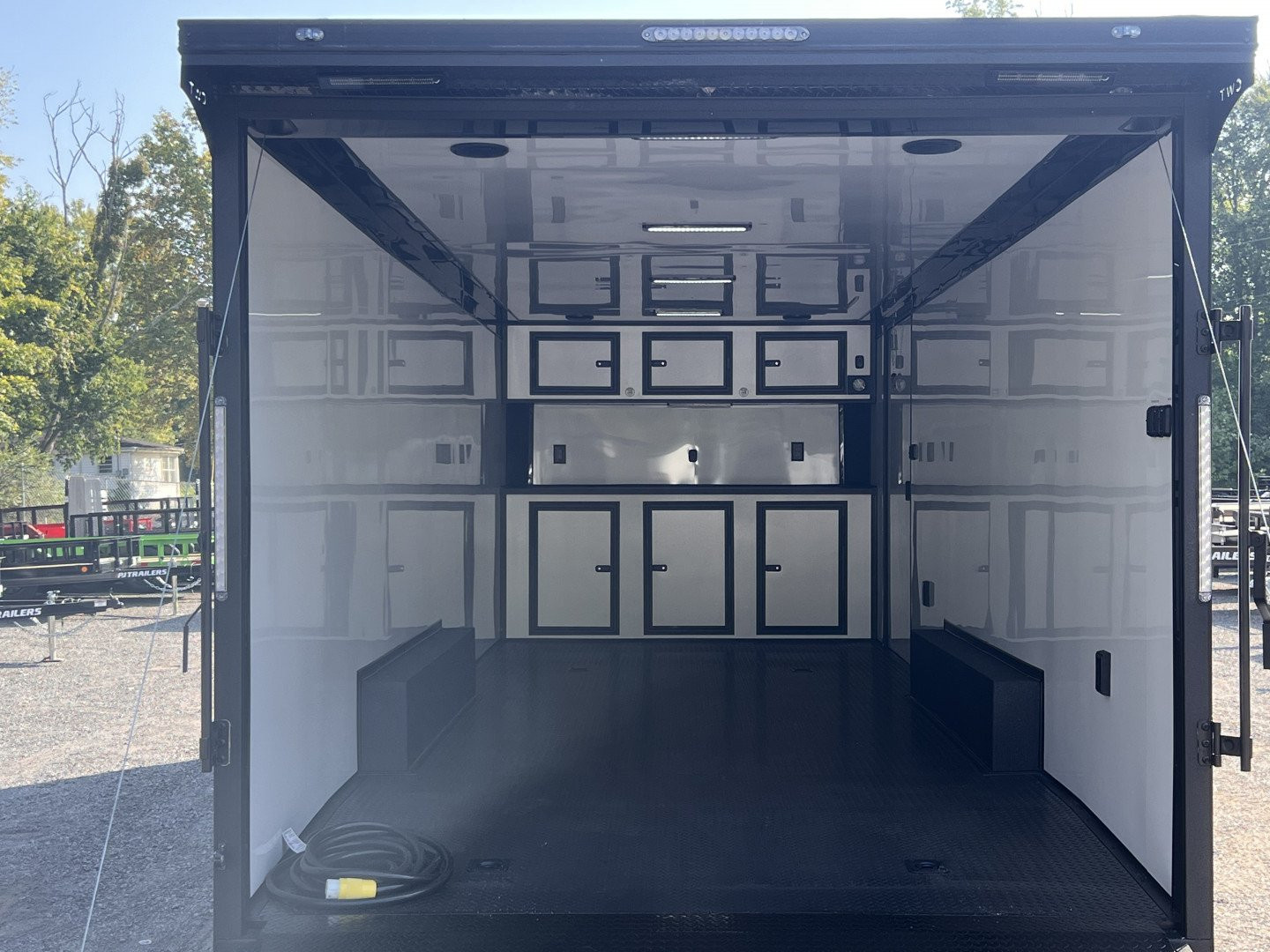 2025 COVERED WAGON photo 8