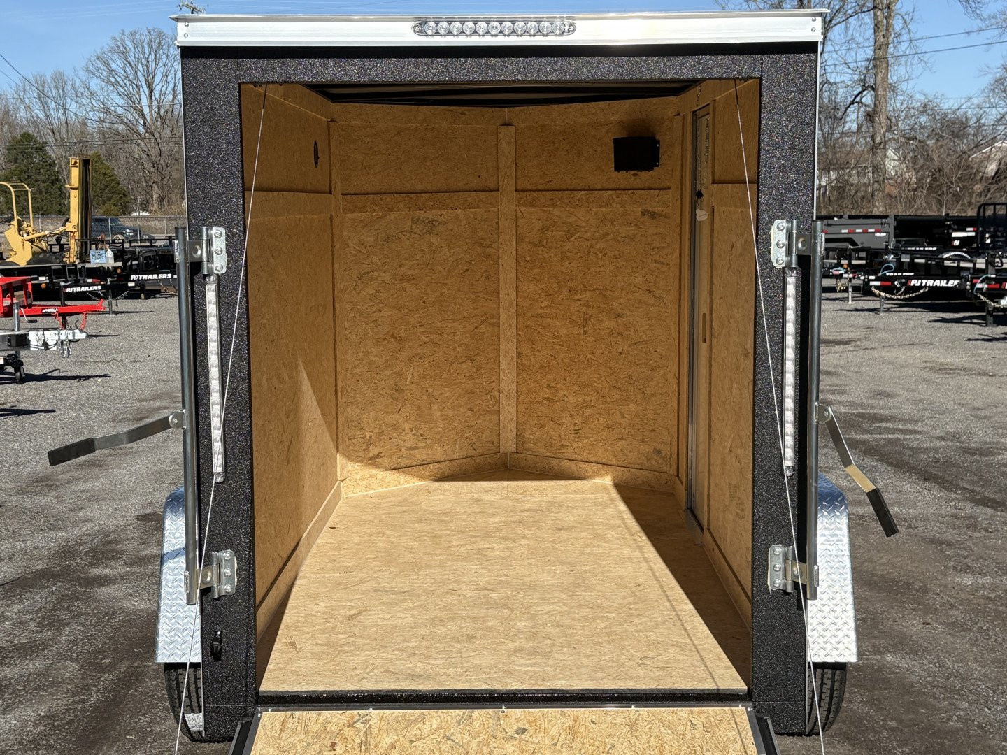2025 COVERED WAGON photo 5