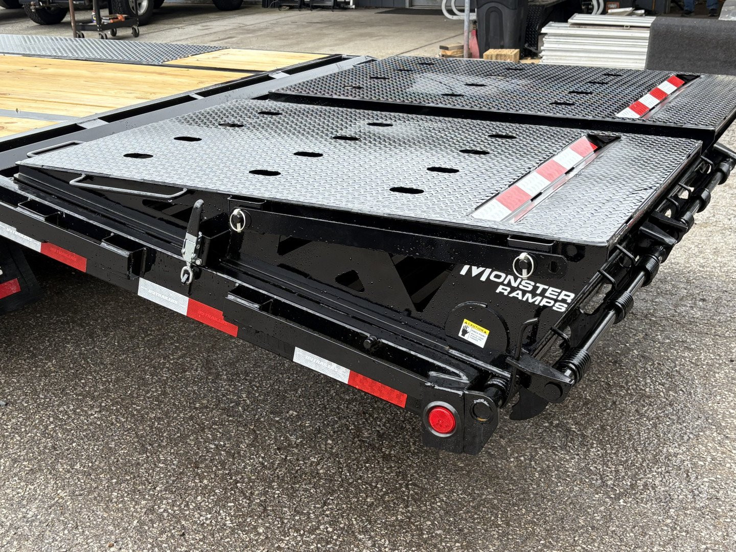 New 2025 PJ TRAILERS 102" x 32' Low-Pro Flatdeck With Duals (LD) 25.9K w. Monster Ramps Flatbed Trailer