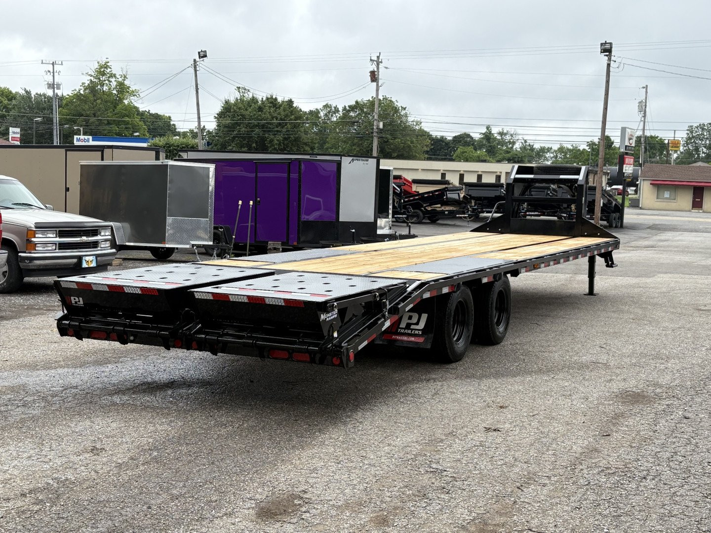 New 2025 PJ TRAILERS 102" x 32' Low-Pro Flatdeck With Duals (LD) 25.9K w. Monster Ramps Flatbed Trailer