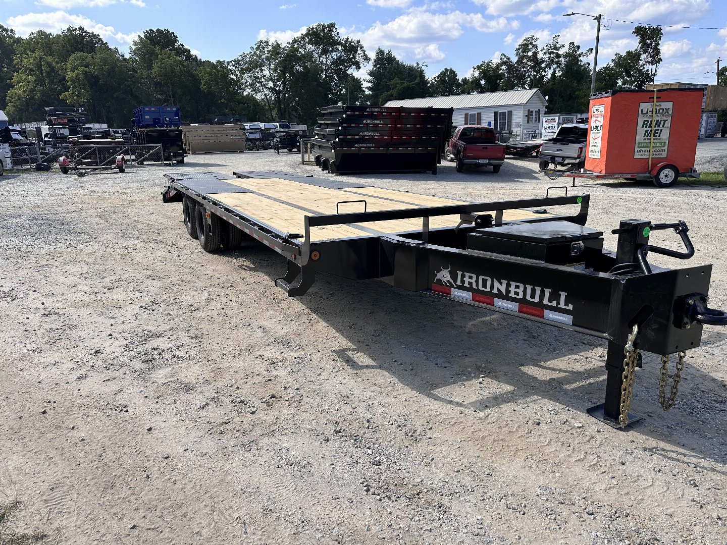 New 2025 Iron Bull FLP Series 102"x25' / 2-10,000# Electric Brake Axles / 16" Dual Wheels / 5' Rampage Ramps / Deckover Trailer