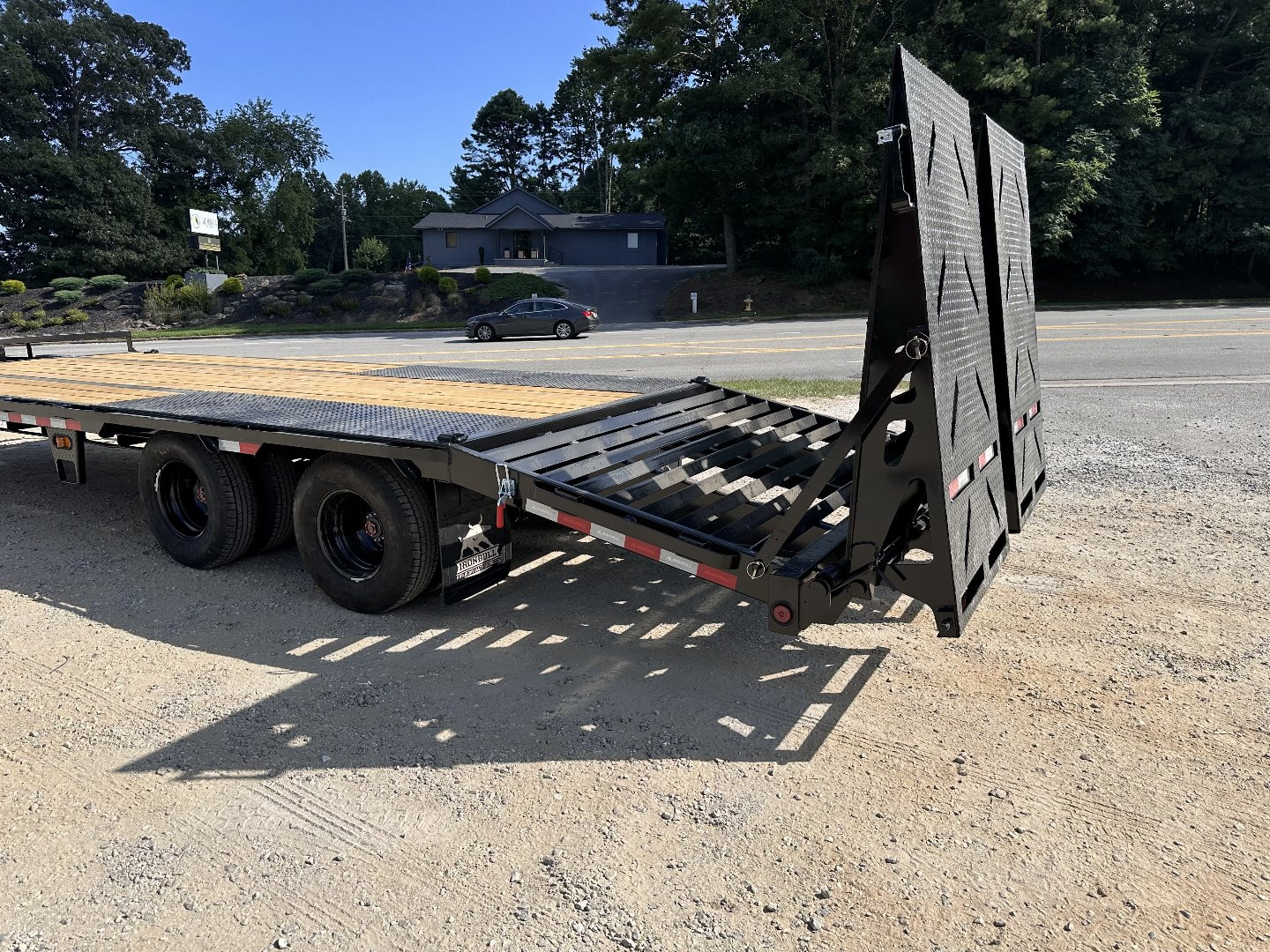 New 2025 Iron Bull FLP Series 102"x25' / 2-10,000# Electric Brake Axles / 16" Dual Wheels / 5' Rampage Ramps / Deckover Trailer