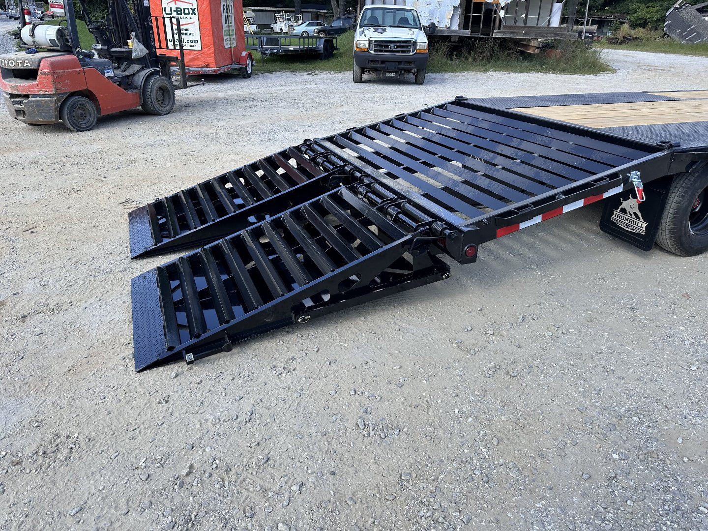 New 2025 Iron Bull FLP Series 102"x25' / 2-10,000# Electric Brake Axles / 16" Dual Wheels / 5' Rampage Ramps / Deckover Trailer